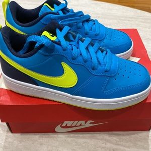 NEW! 💙 KIDS NIKE Sneakers (BEST OFFER)